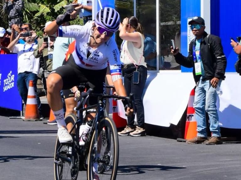 Catalina Soto sorprende al llevarse la tercera etapa del Tour de El Salvador
