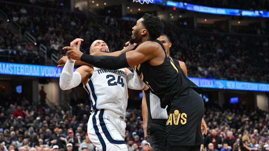 pelea NBA - Dillon Brooks a Donovan Mitchell