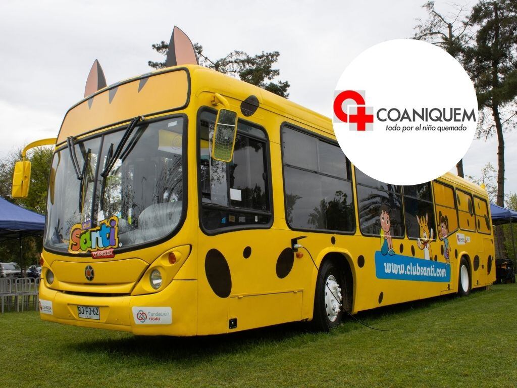 Santimóvil: el bus con forma de gato que recorrerá Chile para enseñar a niños a prevenir quemaduras