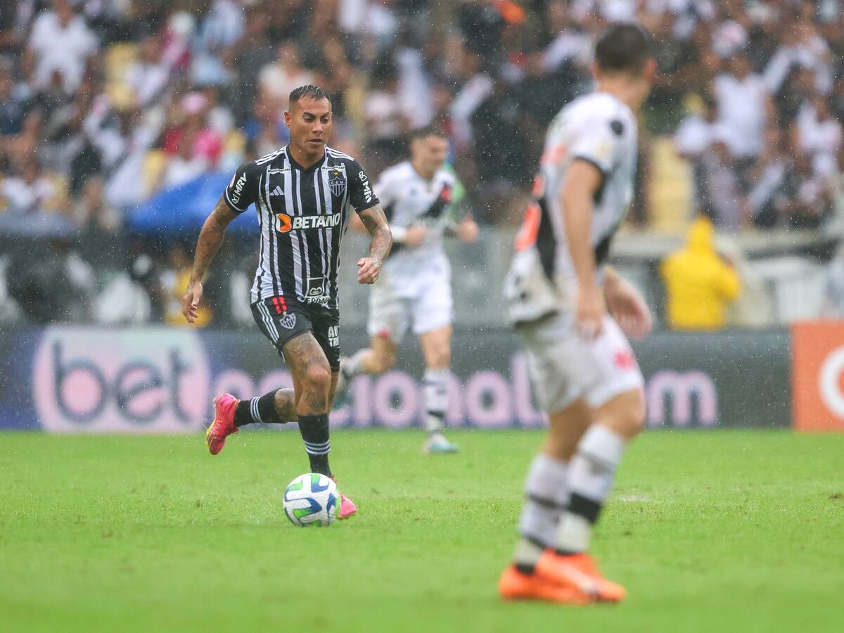 ¿Se queda en Brasil? Eduardo Vargas volvió a las canchas y sumó minutos en caída del Atlético Mineiro