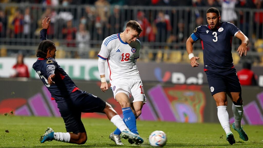 Bruno Barticciotto y su debut soñado con La Roja: "Jugar en la selección te sube el nivel, se hace más fácil"