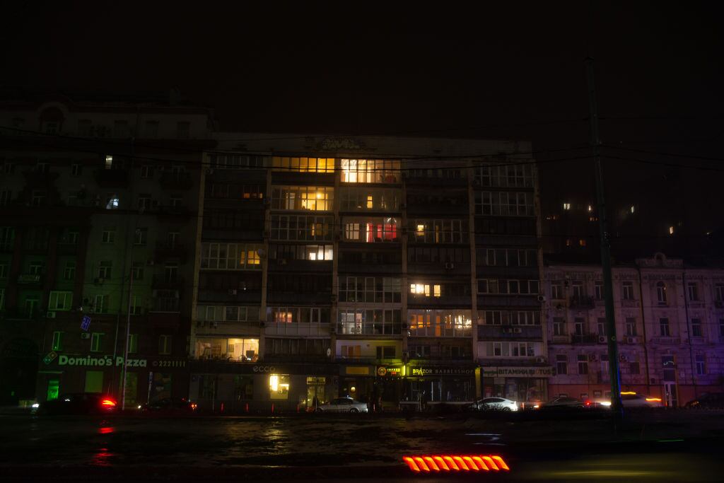 Las dificultades energéticas en un edificio de Kiev en Ucrania