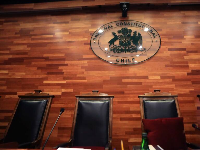 18 de Diciembre 2019/ SANTIAGO
El Tribunal Constitucional revisa requerimientos de inaplicabilidad por inconstitucionalidad respecto de dos causas referidas a solicitud de devolución de fondos previsionales presentados por la Segunda Sala de la Corte de Apelaciones de Antofagasta y la Primera Sala de la Corte de Apelaciones de Punta Arenas, donde el TC verá ambas causas de manera conjunta, en los casos que llevan adelante la profesora de Antofagasta, María Angélica Ojeda y la trabajadora de la Salud de Punta Arenas, Beatriz Valenzuela, quienes han recurrido a la justicia para que las AFP les devuelvan sus fondos.
FOTO: Jose Francisco Zuñiga /AGENCIAUNO