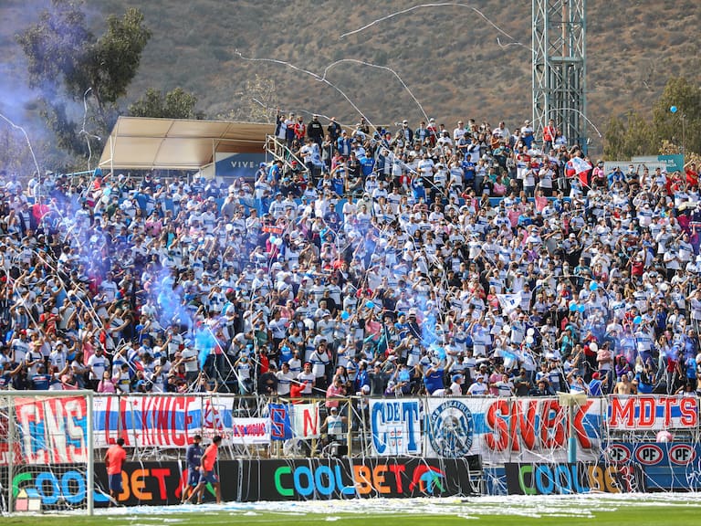 “Están identificados”: Juan Tagle advierte sanciones para hinchas de la UC tras avanzar a la final de la Supercopa