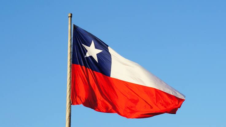 Multas pueden llegar a los $346 mil: esta es la forma correcta de instalar la bandera de Chile en Fiestas Patrias