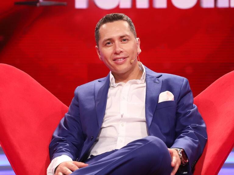 «Hasta los 19 años dormí en una mediagua»: Karol Lucero responde a quienes lo tratan de «privilegiado»