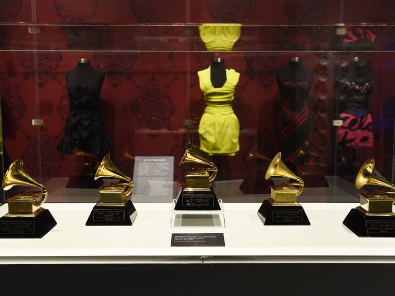 Medios especializados aseguran que los Grammy 2021 se suspenderán tras aumento de casos de Covid-19 en LA