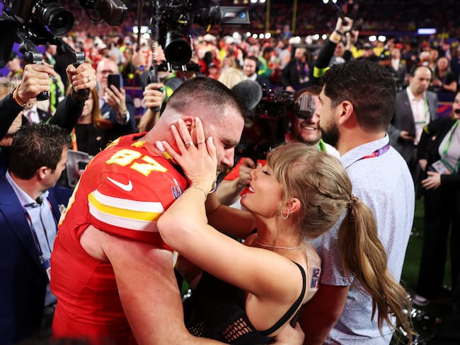VIDEO: El apasionado beso de Taylor Swift y Travis Kelce que marcó la final del Super Bowl 2024