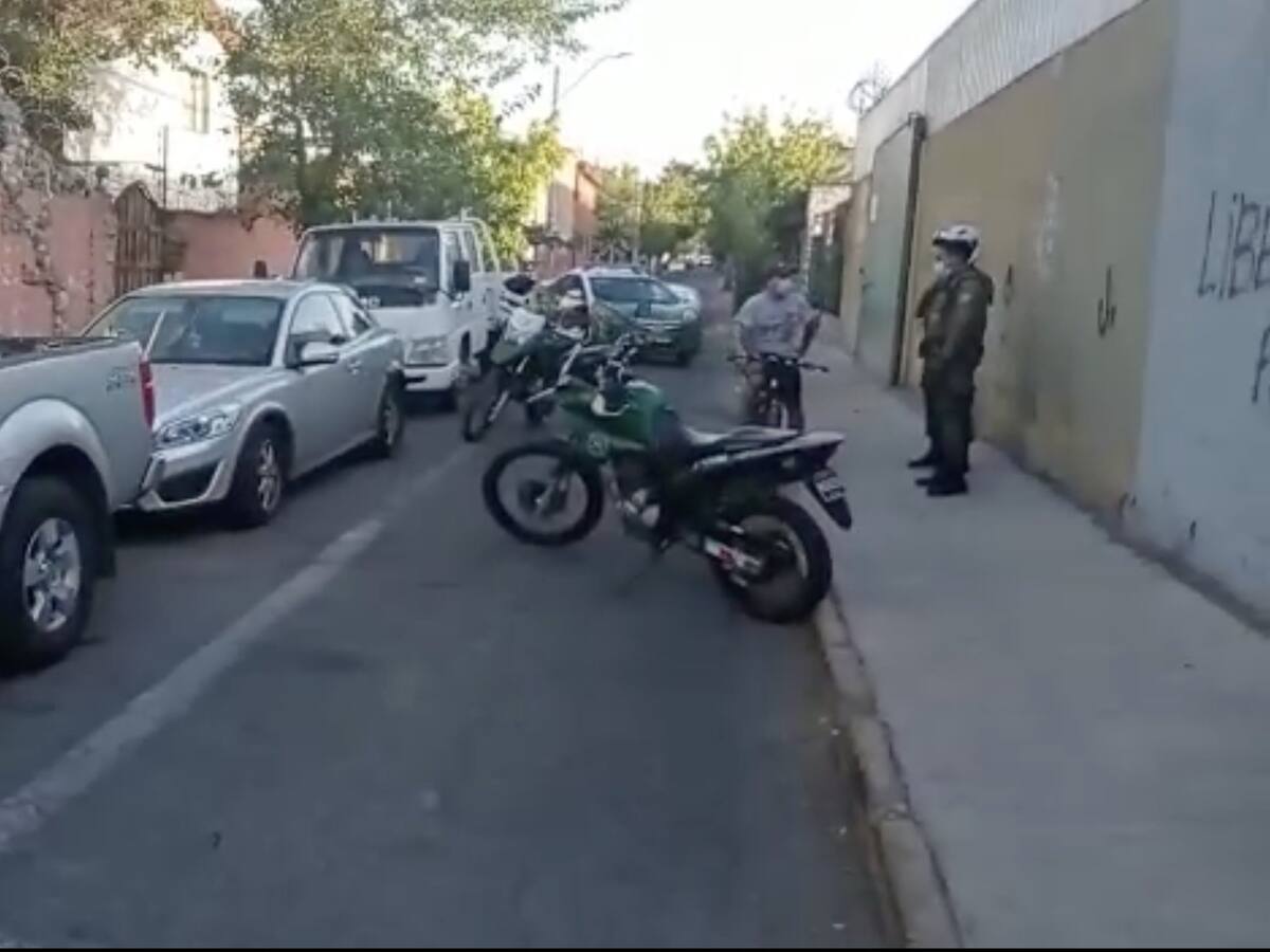 Portonazo en La Cisterna: Carabineros detuvo a sujeto vinculado a robo de automóvil