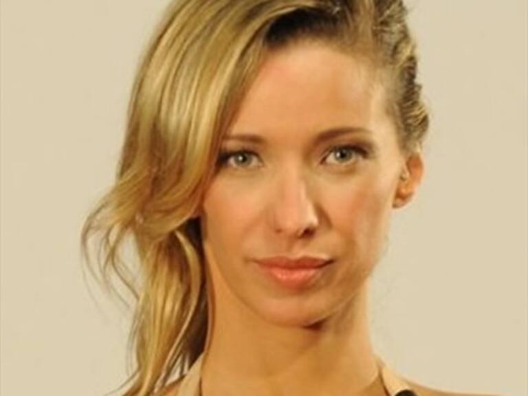 Claudia Schmidt explicó las razones para contraer matrimonio con amigo de Farkas