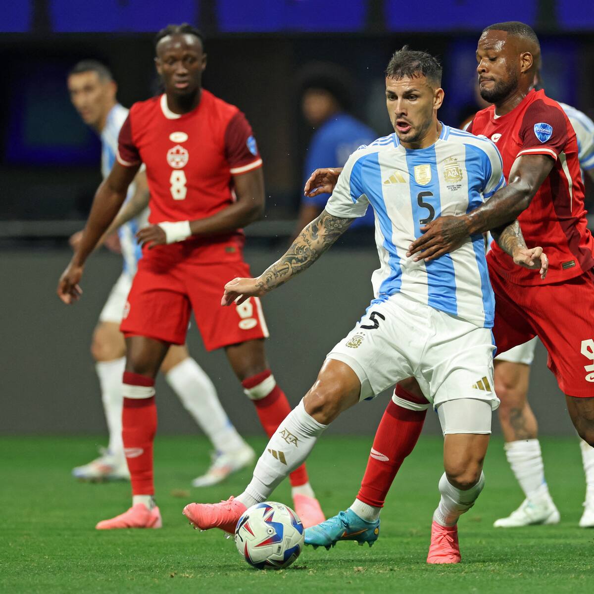 Argentina batalló para debutar con un triunfo en Copa América ante Canadá