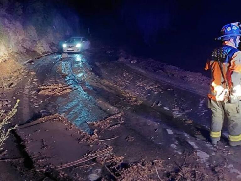 Los Andes: lluvias provocan aluvión que afecta al menos a ocho viviendas y Senapred declara alerta amarilla