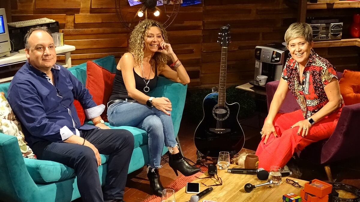 Andrea Tessa con Jorge Aedo y Karin Yanine.