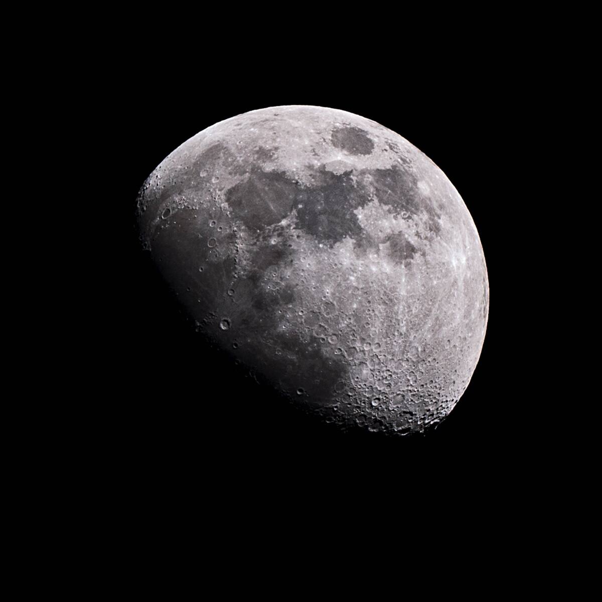 Perlas de vidrio en la Luna: qué son, cómo se formaron y por qué son clave para entender su historia