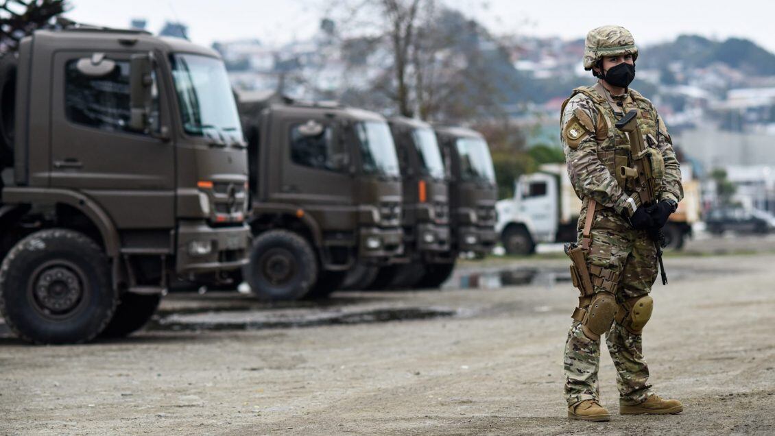 18 de Mayo del 2022 / TALCAHUANOFuerzas armadas en el marco del despliegue de militares a la región de la Araucanía tras entrar en vigencia estado de excepción, comuna de Talcahuano, Región del Biobío.
FOTO: OSCAR GUERRA / AGENCIAUNO
