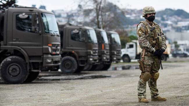 18 de Mayo del 2022 / TALCAHUANOFuerzas armadas en el marco del despliegue de militares a la región de la Araucanía tras entrar en vigencia estado de excepción, comuna de Talcahuano, Región del Biobío.
FOTO: OSCAR GUERRA / AGENCIAUNO