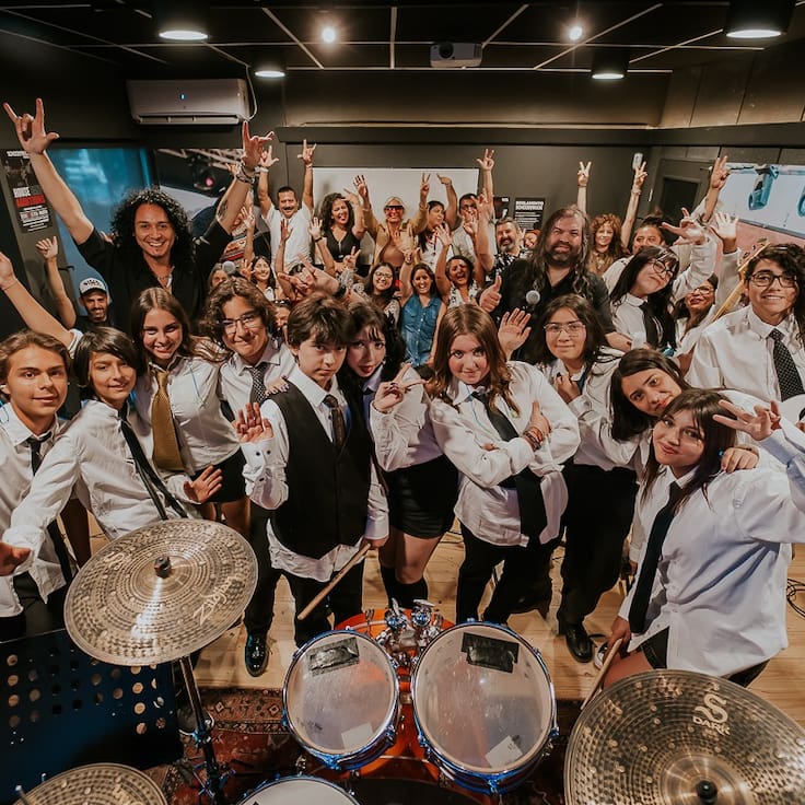 La iniciativa chilena que lleva 10 años formando a niños para presentarse en Lollapalooza: “La vibra es súper buena”