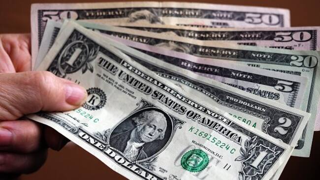 Dólar abrió con su valor más bajo desde 2019