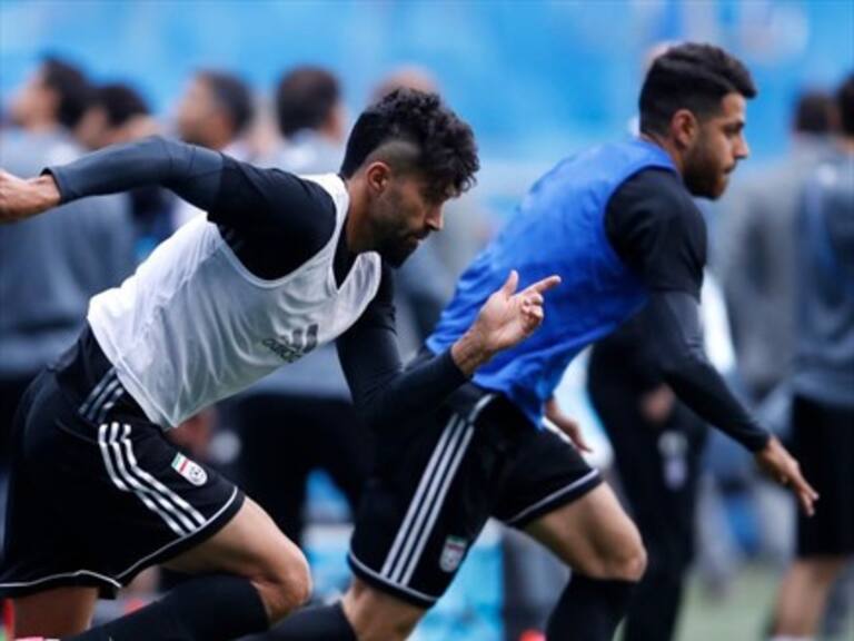 Irán: La selección que compró su uniforme y que le prohíben usar una marca de zapatos