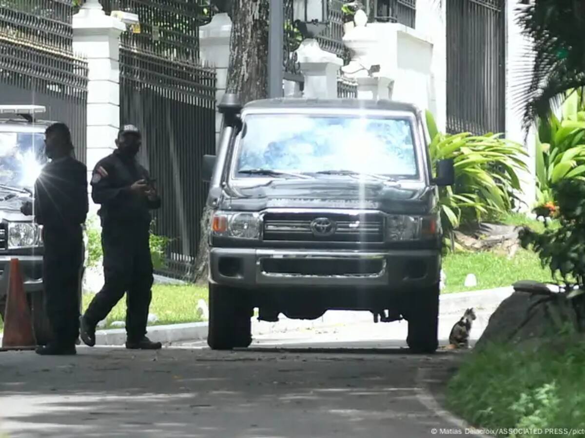 Venezuela: acusan a policías de “asediar” la Embajada de Argentina en Caracas