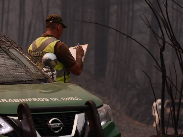 Balance de Carabineros por incendios forestales: se registran 40 detenidos y más de 220 mil salvoconductos