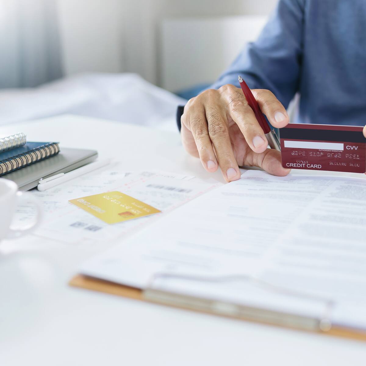 ¿Pagas y pagas tu tarjeta de crédito y la deuda no baja? Nuevo pago mínimo busca cambiar esa situación