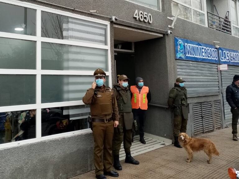 Hombre se quita la vida tras apuñalar a su pareja y provocar incendio en edificio de Estación Central