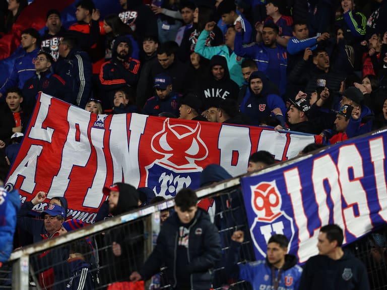 Los hinchas de la U se volvieron a manifestar contra Azul Azul