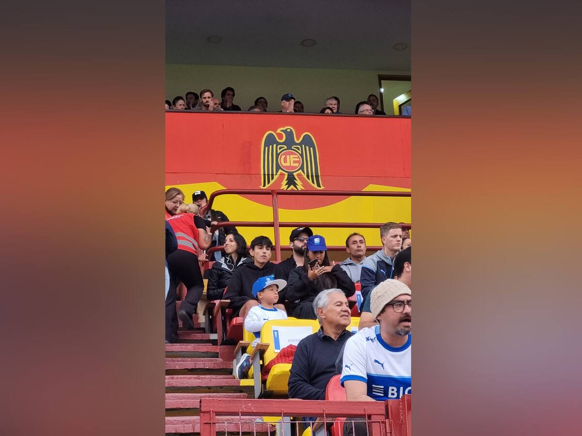 Presidente Boric llega al Santa Laura para ver el clásico entre la UC y Colo Colo