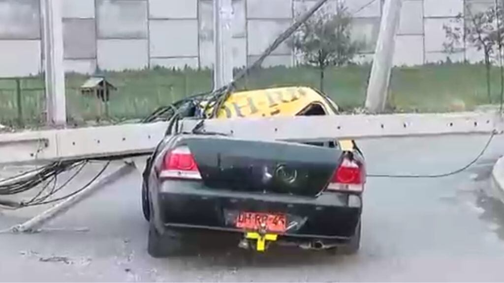 Accidente, Lampa, Quilicura, Poste, Taxi, 1024x576 jpg ok