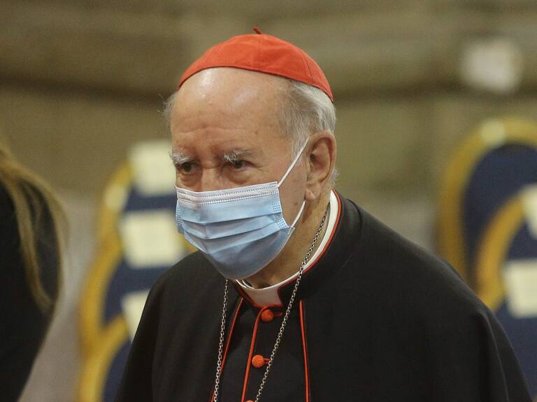 12 de MARZO de 2022/ SANTIAGOPresidente Gabriel Boric participa en la Ceremonia “Oración por Chile” organizada por el Arzobispado de Santiago en la Catedral metropolitana
Ex Arzobispo de Santiago Francisco Javier Errázuriz Ossa
FOTO: DIEGO MARTIN/AGENCIAUNO