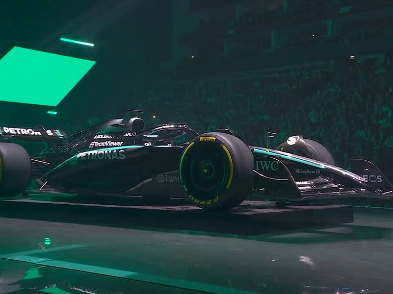 “Back in black...”: Mercedes presentó su W16 para la temporada 2025 de la Fórmula 1 | X: F1