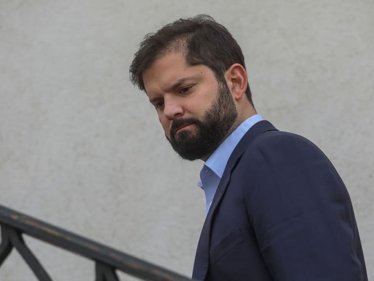 Tras emplazar a la prensa: Asociación Mundial de Periódicos y Editores de Noticias en picada contra Gabriel Boric