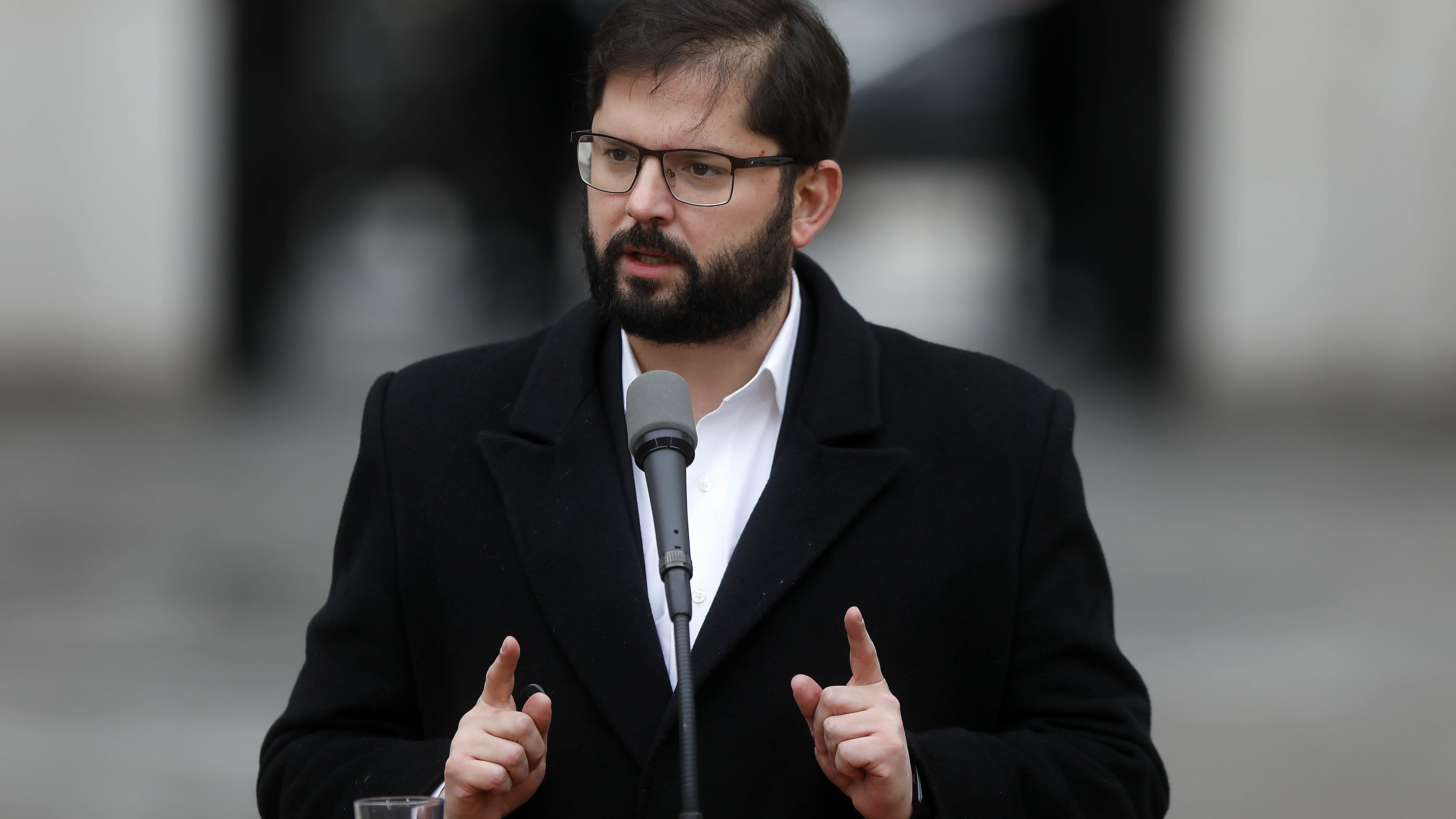 24 de Junio de 2022/SANTIAGOEl Presidente de la Republica,Gabroiel Boric Fon, al termino de la reunin mensual de Gabinete Ministerial, en el que participaron la totalidad de ministras y ministros del Gobierno de Chile.
FOTO: CRISTOBAL ESCOBAR/AGENCIAUNO