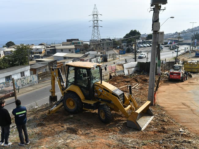 Desalojo toma aledaña de la escuela Naciones Unidas, en Playa Ancha.