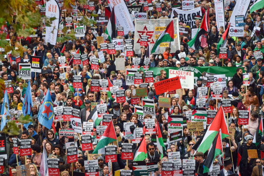 Masiva protesta en Londres en Reino Unido por ataques de Israel contra Gaza