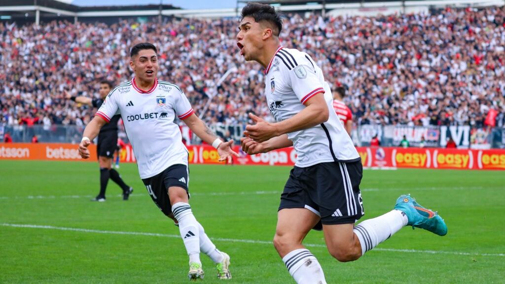 Damián Pizarro y Jordhy Thompson ya habían sido advertidos en Blanco y Negro por jugar partidos de fútbol amateur