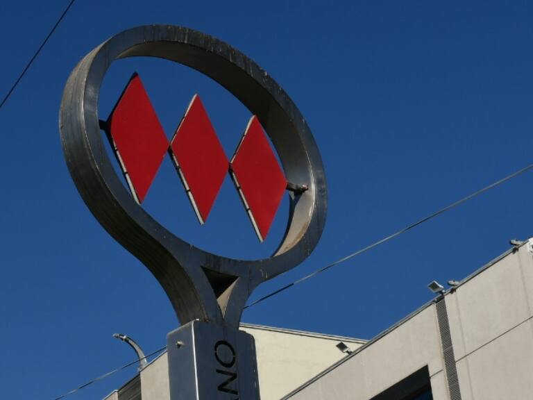 Metro de Santiago anuncia el cierre de una estación de Línea 5 por disturbios en el exterior
