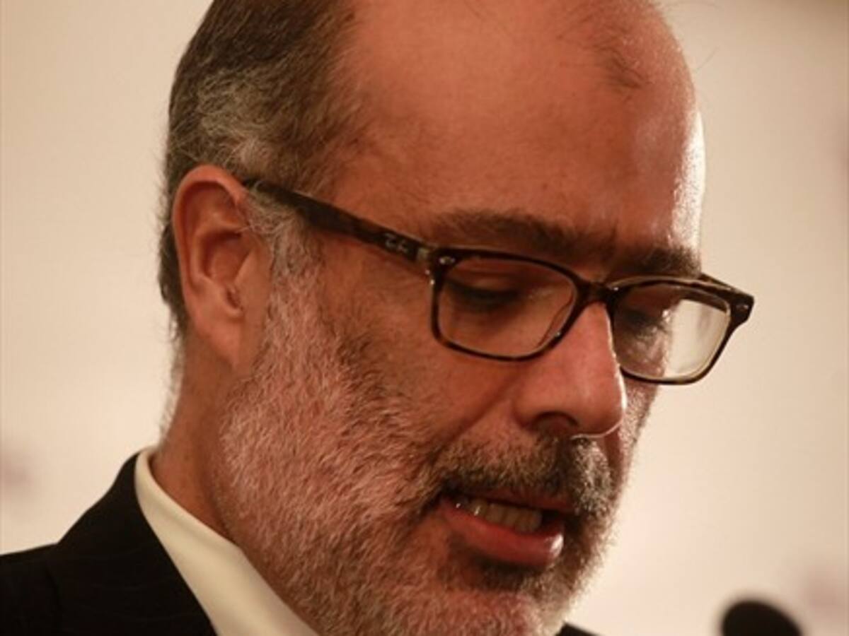 Ministro Valdés defiende gestión estatal del 5%: AFPs tienen conflicto de interés