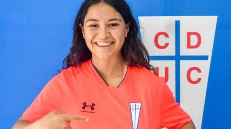 Emilia Pastrián se disculpa por hablar del historial "pecho frío" de la UC: "Tengo un compromiso total con esta camiseta"