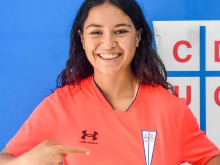 Emilia Pastrián se disculpa por hablar del historial "pecho frío" de la UC: "Tengo un compromiso total con esta camiseta"