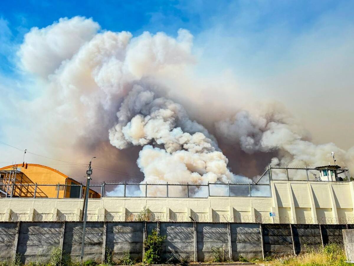 Incendios forestales en Chile: Gendarmería monitorea situación en Complejo Penitenciario Bíobío ante avance de las llamas
