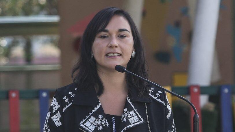 10 de Mayo de 2022/ LA PINTANA Ministra Izkia Siches, ministra Julieta Brodsky y ministro Flavio Salazar se reúnen con Agrupación de Familiares de Víctimas de Delitos y representantes de la comunidad de La Pintana para presentar y dialogar sobre medidas de seguridad, en materias de armas y protección a víctimas. Asisten ministra de las Culturas, el Arte y el Patrimonio, Julieta Brodsky; ministro de Ciencia, Tecnología, Conocimiento e Innovación, Flavio Salazar; subsecretario de Prevención del Delito, Eduardo Vergara y alcaldesa de La Pintana, Claudia Pizarro
FOTO: DIEGO MARTIN/AGENCIAUNO