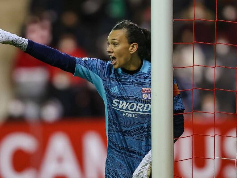 Otro reconocimiento a Christiane Endler: es finalista para el "11 del año" para FIFPRO