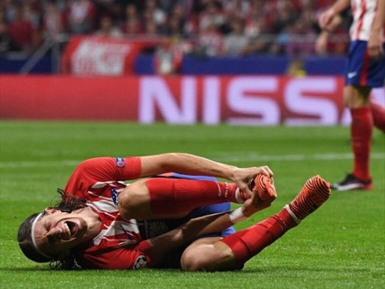 Filipe Luís sufre lesión y es duda para enfrentar a Chile