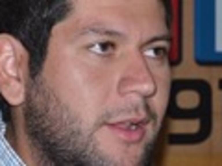 Camilo Ballesteros y estudiantes: »Líderes reman para un lado o para otro sin una coordinación real»