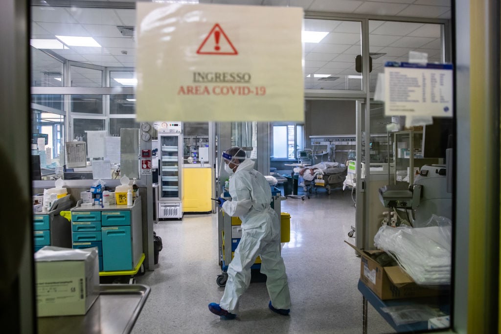 Sala UCI de pacientes Covid-19 en hospital de Turín