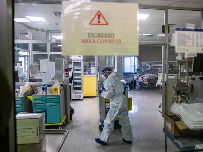 Sala UCI de pacientes Covid-19 en hospital de Turín