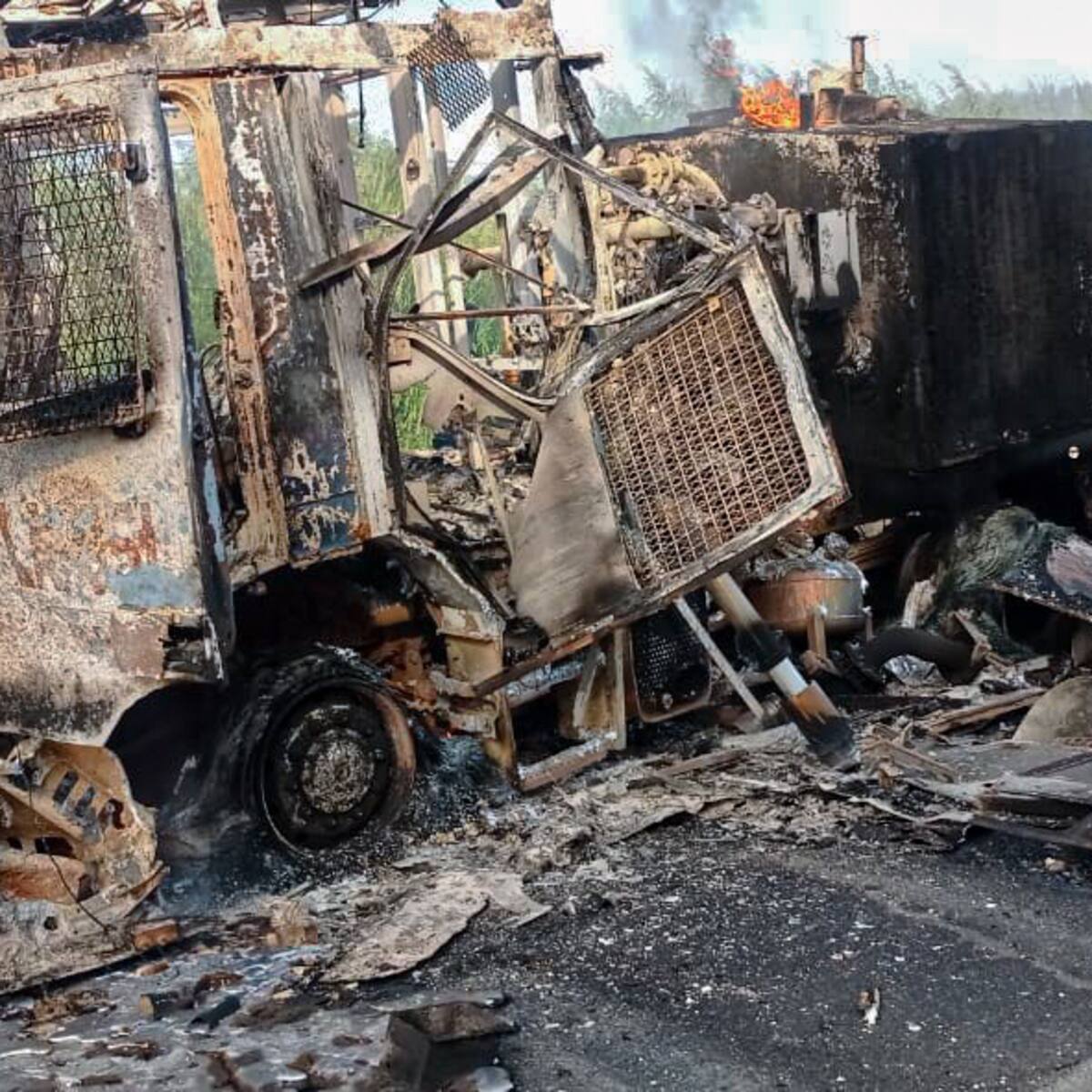 18 carabineros heridos y carros policiales quemados: Gobierno anuncia querella tras incidentes en protesta de pescadores