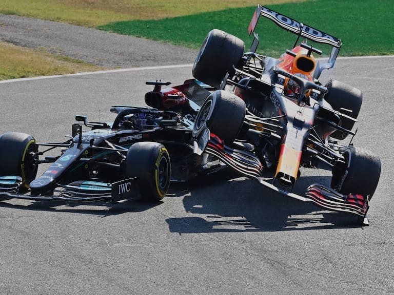 Fórmula 1: sancionan a Max Verstappen por choque con Lewis Hamilton en Italia